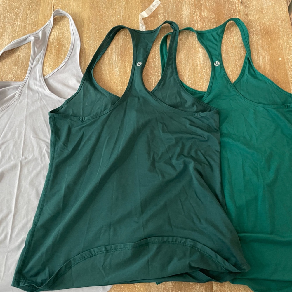 🤩Bundle! 3 Lululemon Racerback Tank Tops. Size 4
